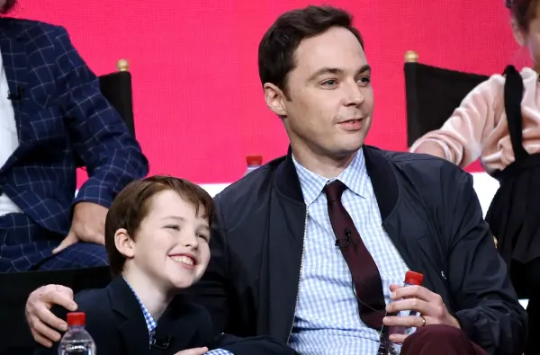 Jim Parsons 和 Iain Armitage 談《 少年謝爾頓》